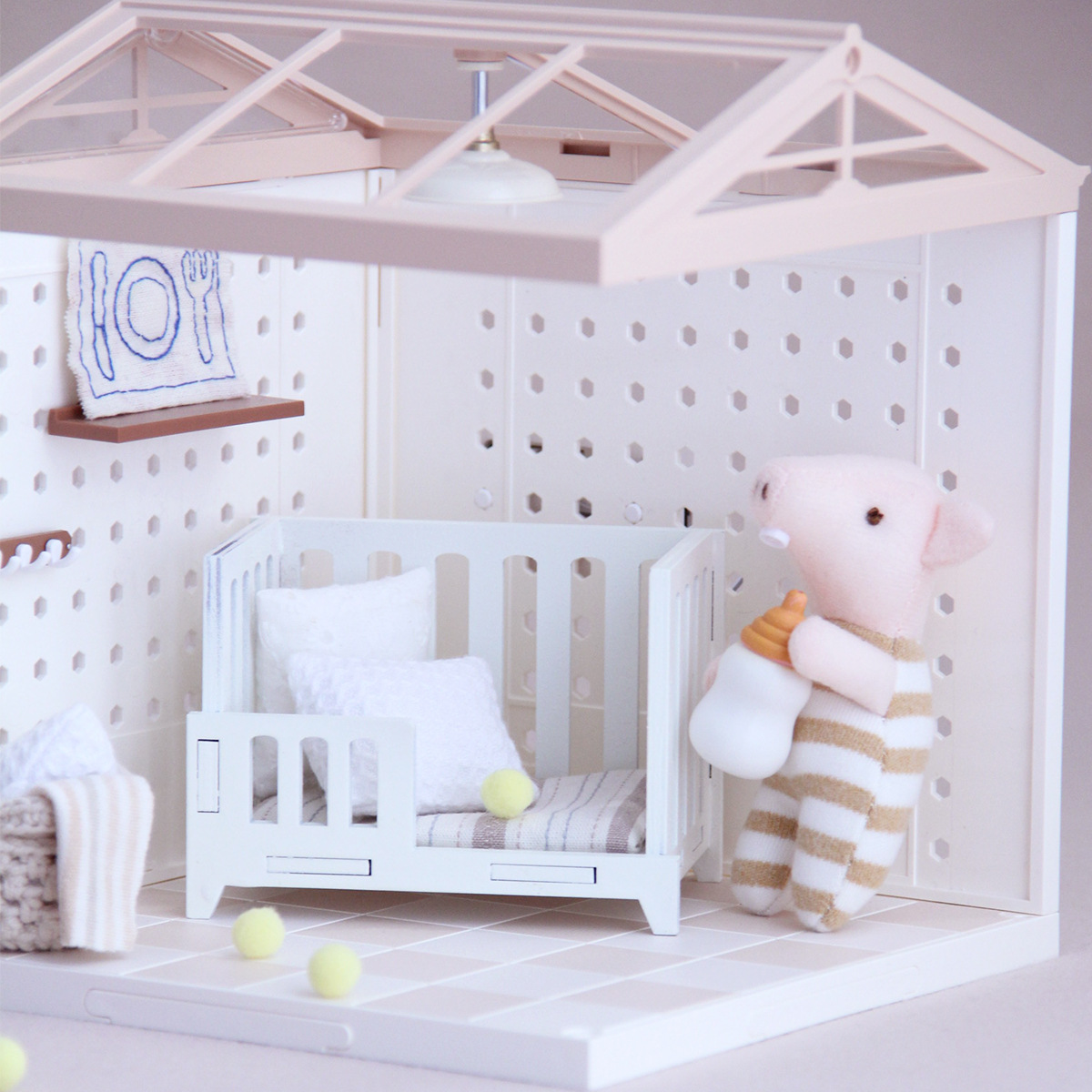 1:12 Miniature Wooden Baby Cri - đánh giá và giá Baby Nursery Age